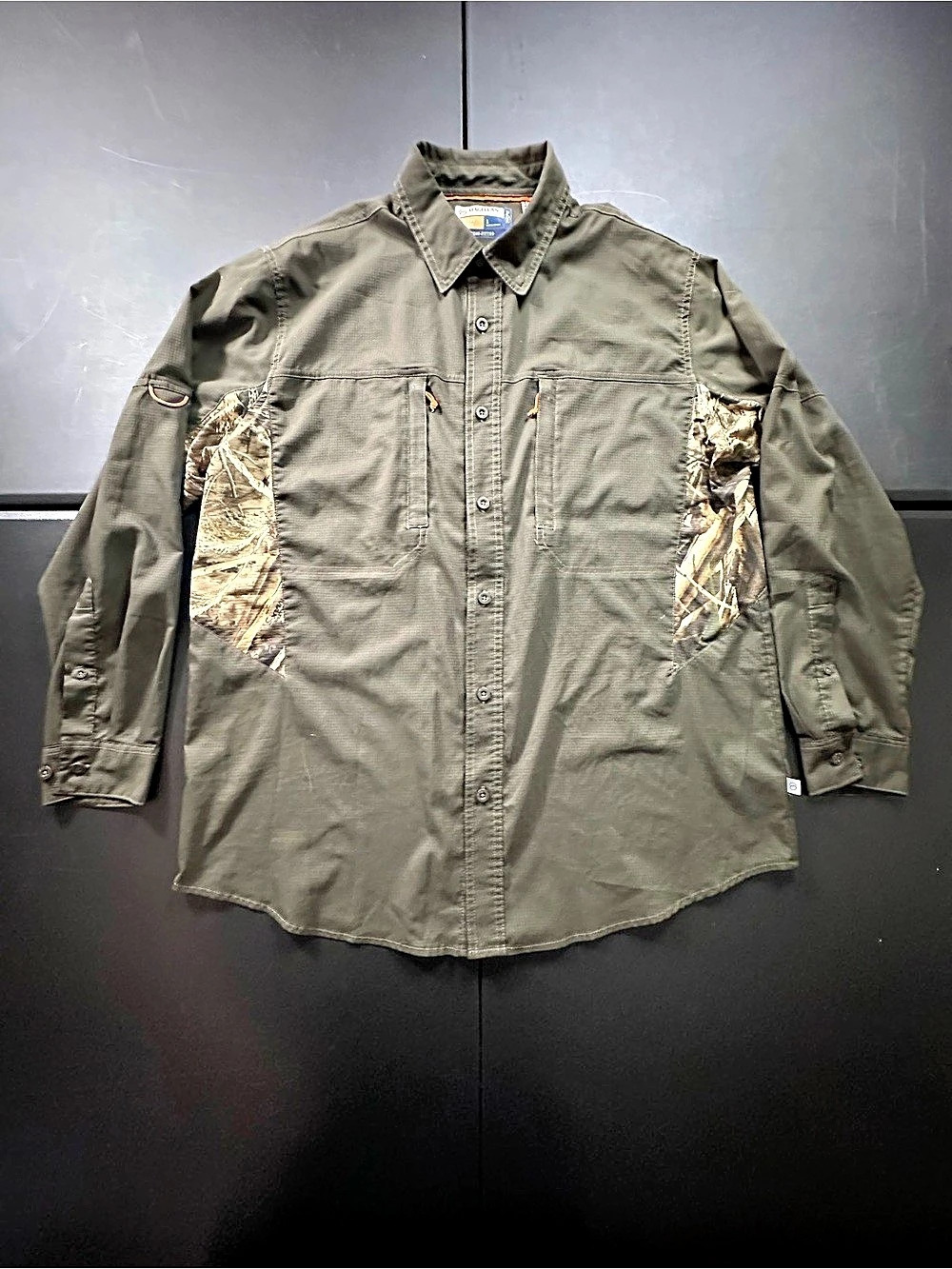 Magellan Outdoors Green Camo Button Up hunting Shirt Size L